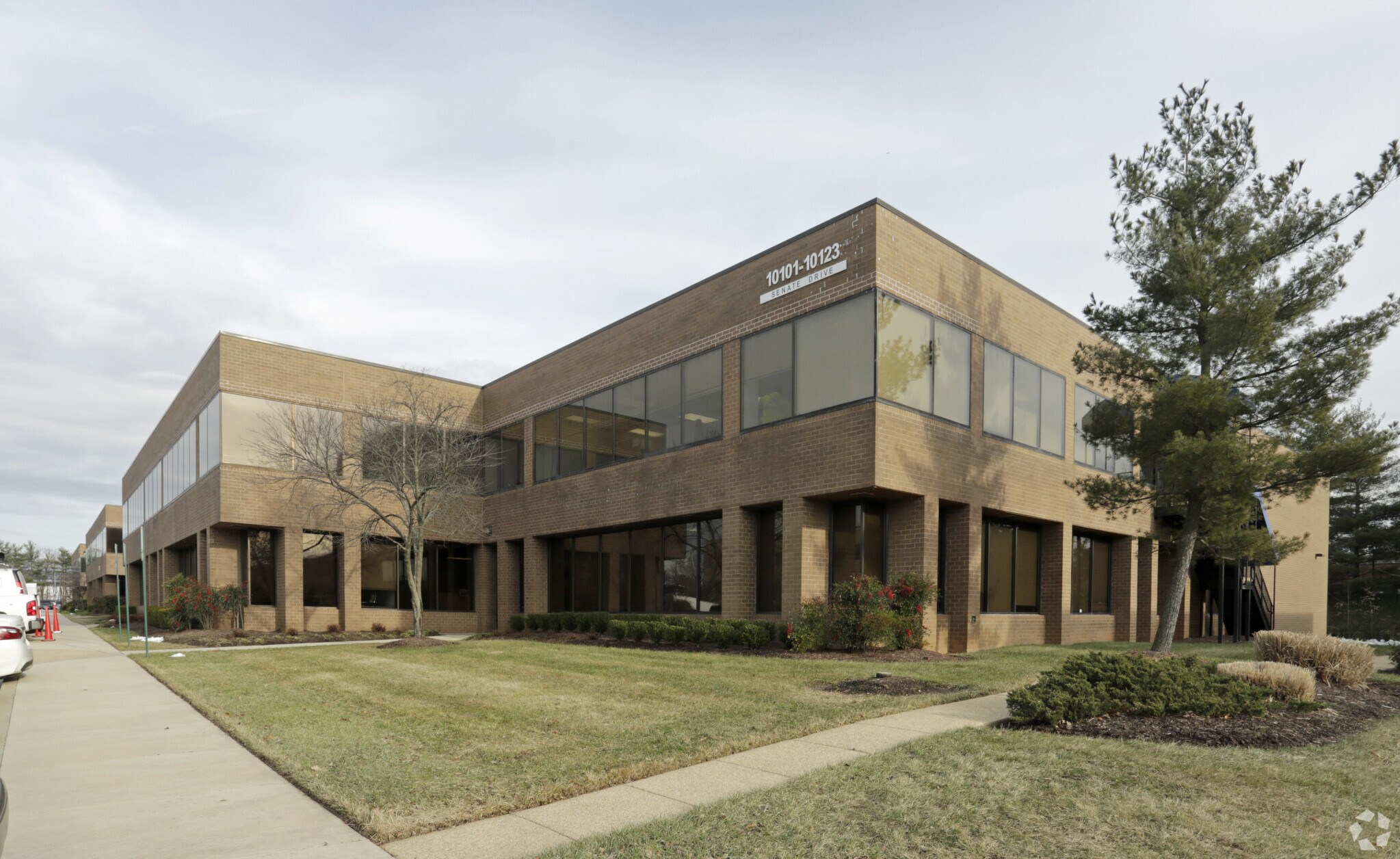 10101-10123 Senate Dr, Lanham, MD à louer Photo de l’immeuble– Image 1 sur 15
