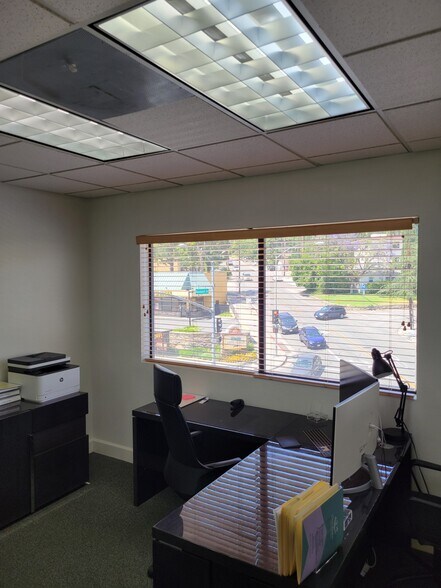 2600 Foothill Blvd, La Crescenta, CA à louer - Photo de l’immeuble – Image 3 sur 12