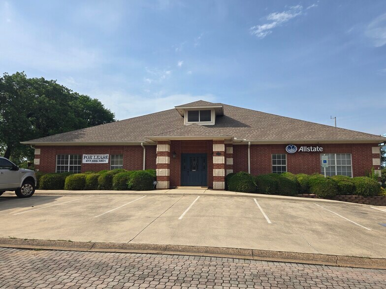 9289 Huntington Sq, North Richland Hills, TX à louer - Photo de l’immeuble – Image 1 sur 9