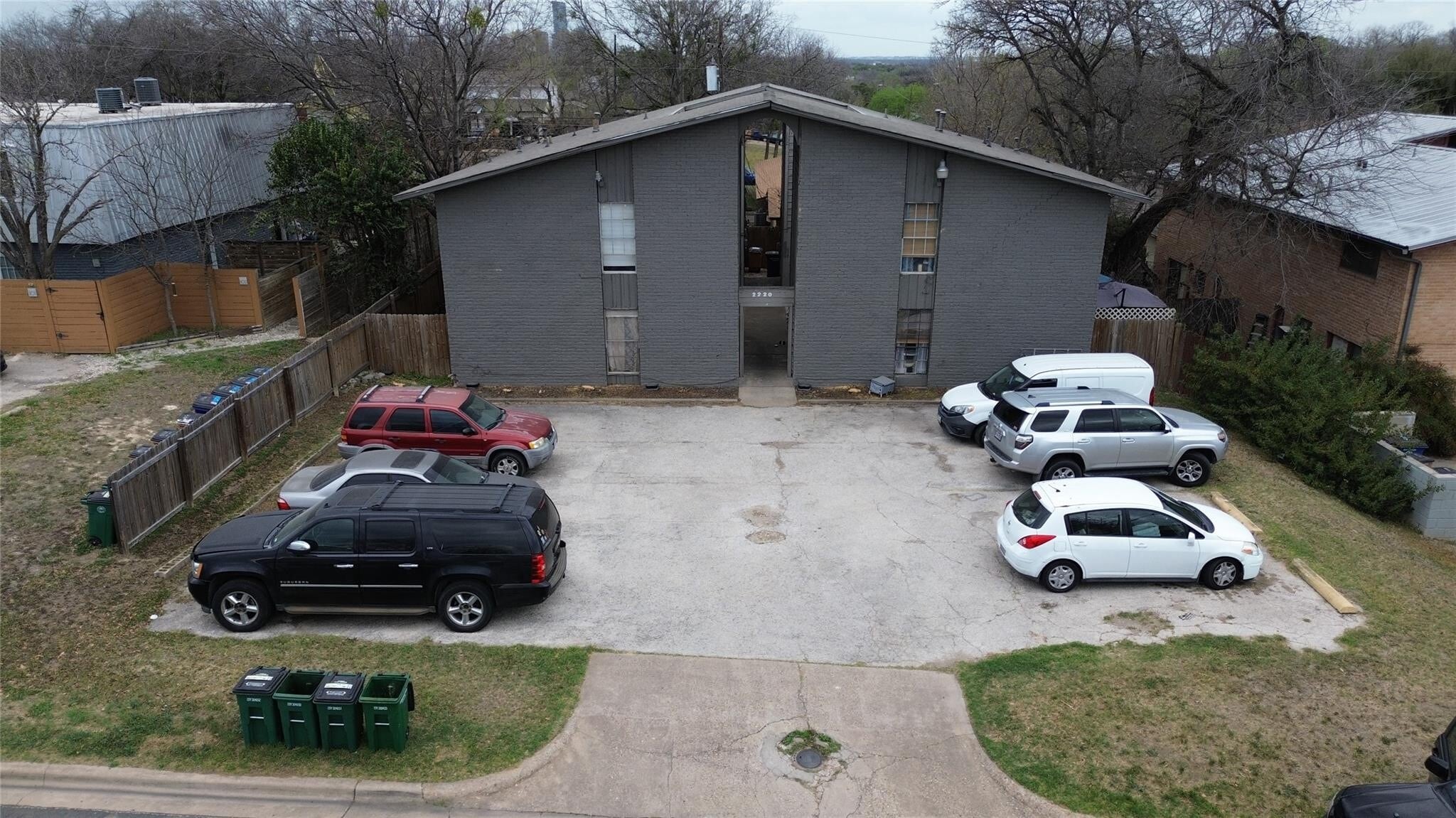 2220 Mission Hill Dr, Austin, TX à vendre Photo principale– Image 1 sur 15