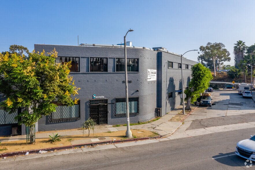 5632 W Washington Blvd, Los Angeles, CA à vendre - Photo de l’immeuble – Image 2 sur 19