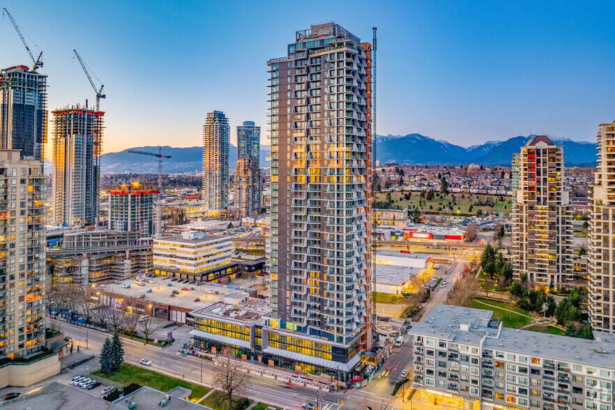 4285 Dawson St, Burnaby, BC à vendre - Photo de l’immeuble – Image 2 sur 8