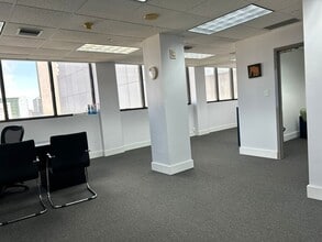 33 SW 2nd Ave, Miami, FL à louer Photo intérieure– Image 2 sur 4