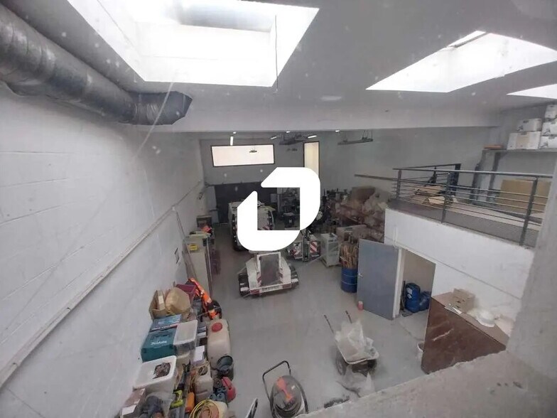 Local d’activités dans Voisins-le-Bretonneux à louer - Photo de l’immeuble – Image 3 sur 9