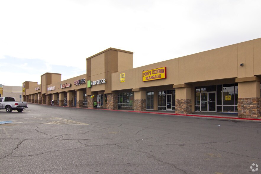 5000 Montana Ave, El Paso, TX à louer - Photo principale – Image 2 sur 11