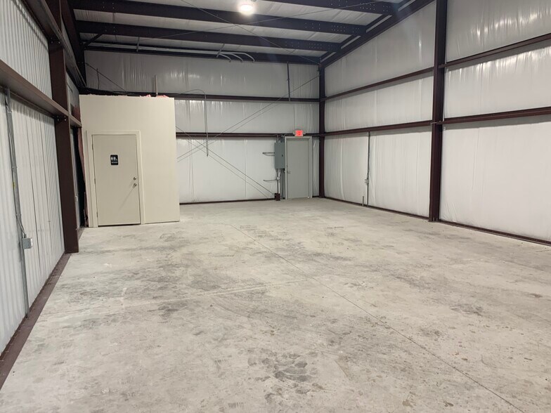 303 Navarro Dr, Seguin, TX à vendre - Photo intérieure – Image 2 sur 7