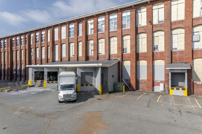 Plus de détails pour 75 David St, New Bedford, MA - Industriel/Logistique à louer