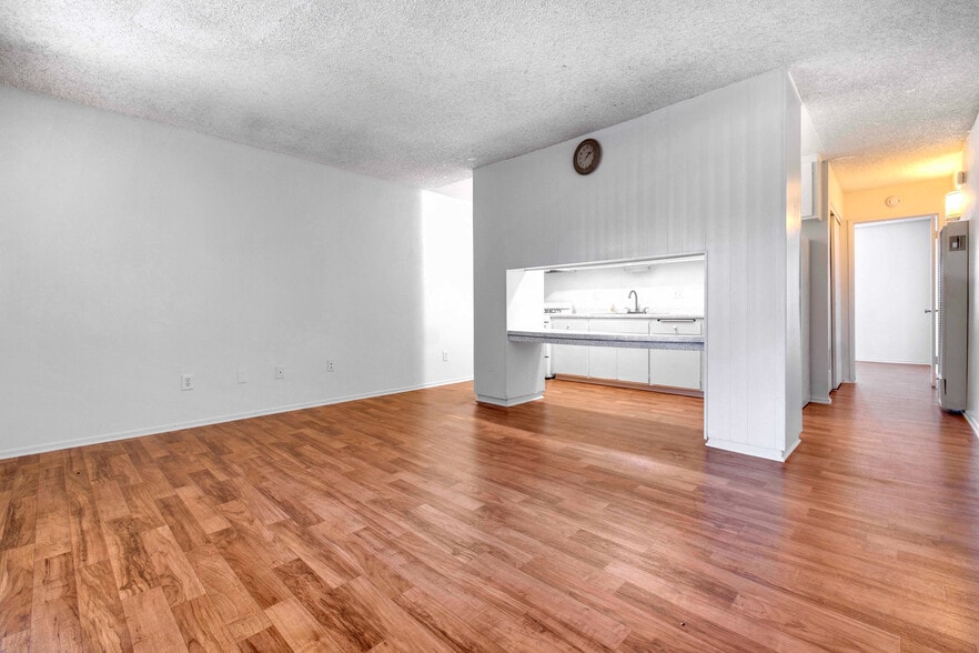 3943 N H St, San Bernardino, CA à vendre - Photo intérieure – Image 2 sur 33