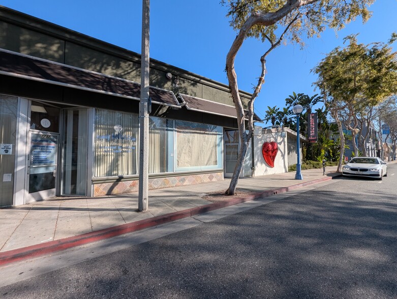 7735 Santa Monica Blvd, West Hollywood, CA à louer - Photo de l’immeuble – Image 3 sur 4