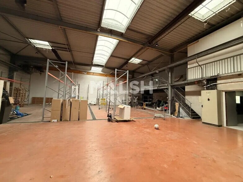 Bureau dans Bron à louer - Photo intérieure – Image 3 sur 22