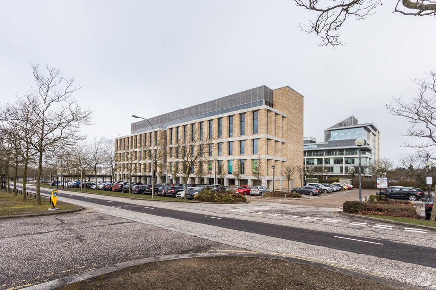 Avebury Blvd, Milton Keynes à louer - Photo de l’immeuble – Image 3 sur 17