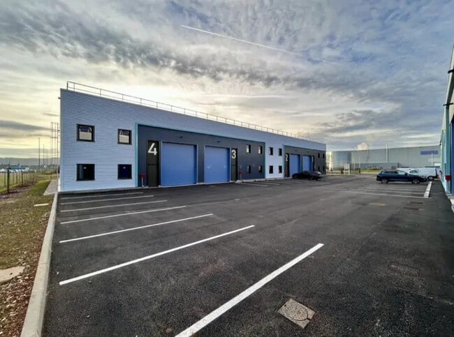 Plus de détails pour Local d’activités à vendre