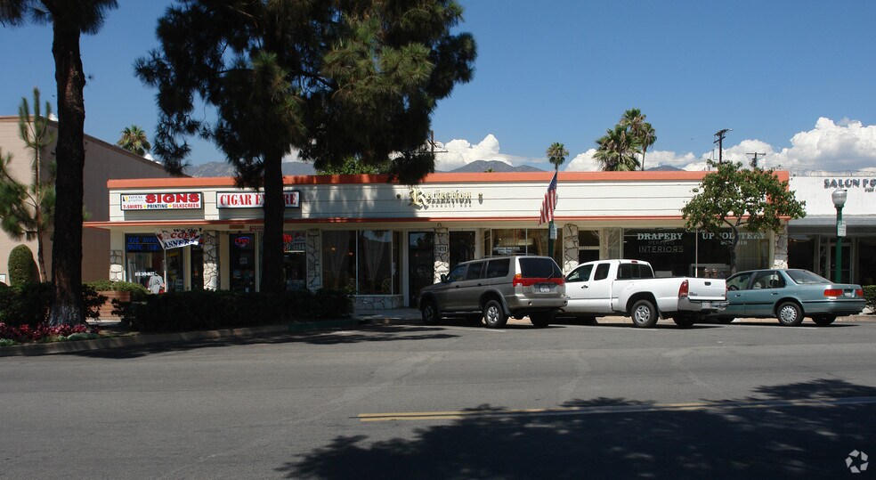 2429-2437 Honolulu Ave, Montrose, CA à louer - Photo de l’immeuble – Image 2 sur 7