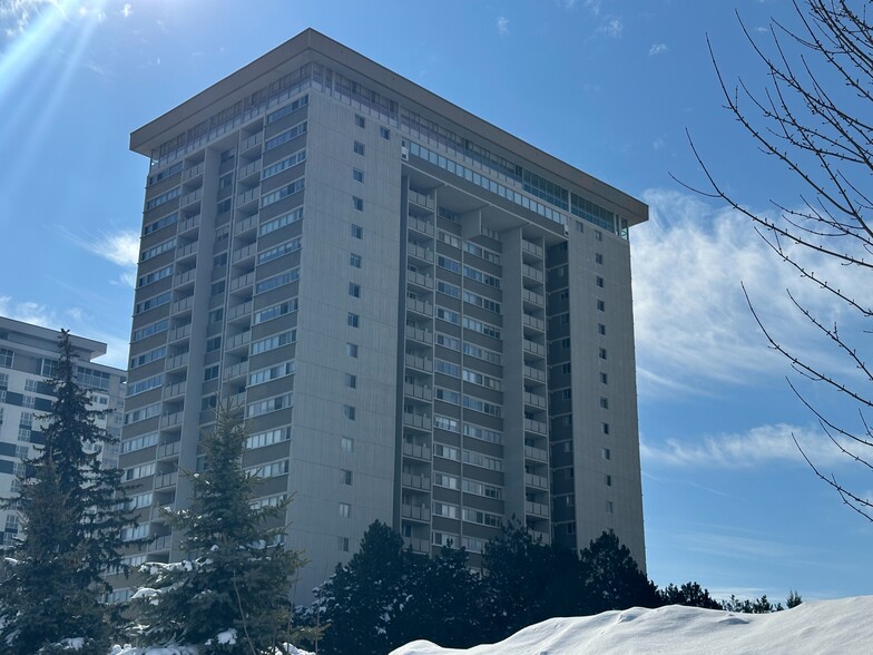 375 King St N, Waterloo, ON à vendre - Photo de l’immeuble – Image 2 sur 31