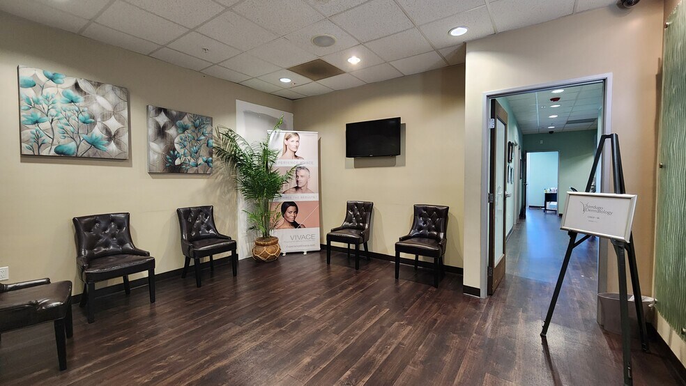 3600 N Verdugo Rd, Glendale, CA à louer - Photo de l’immeuble – Image 2 sur 12