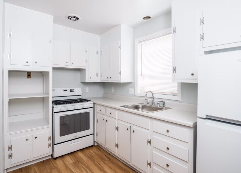 707 Nottingham Rd, Baltimore, MD à vendre - Photo de l’immeuble – Image 2 sur 21