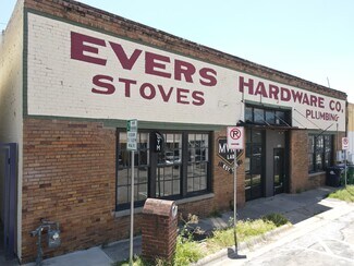 Plus de détails pour 109 W Walnut St, Denton, TX - Bureau/Local commercial à louer