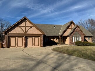 Plus de détails pour Luxury STR & MTR Portfolio, Kansas City – Spécialisé à vendre, Blue Springs, MO