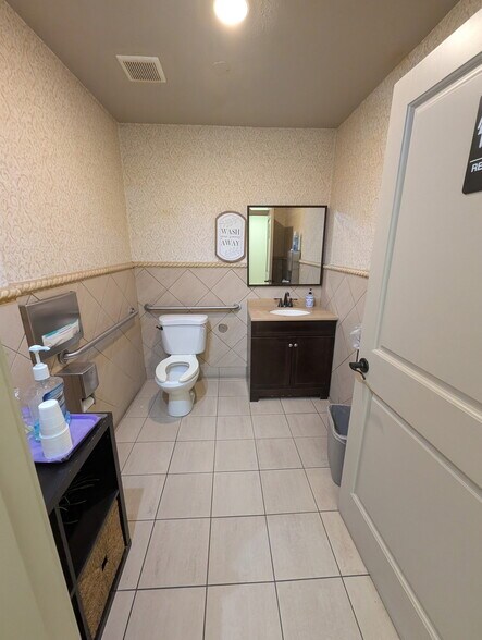 1614 French St, Santa Ana, CA à vendre - Photo de l’immeuble – Image 3 sur 14
