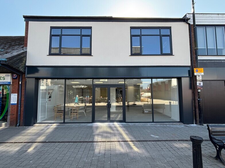 47-49 Brackley St, Bolton à louer - Photo principale – Image 1 sur 1