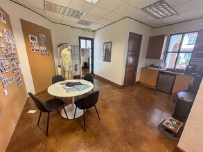 51555 Desert Club Dr, La Quinta, CA à louer Photo intérieure– Image 2 sur 6