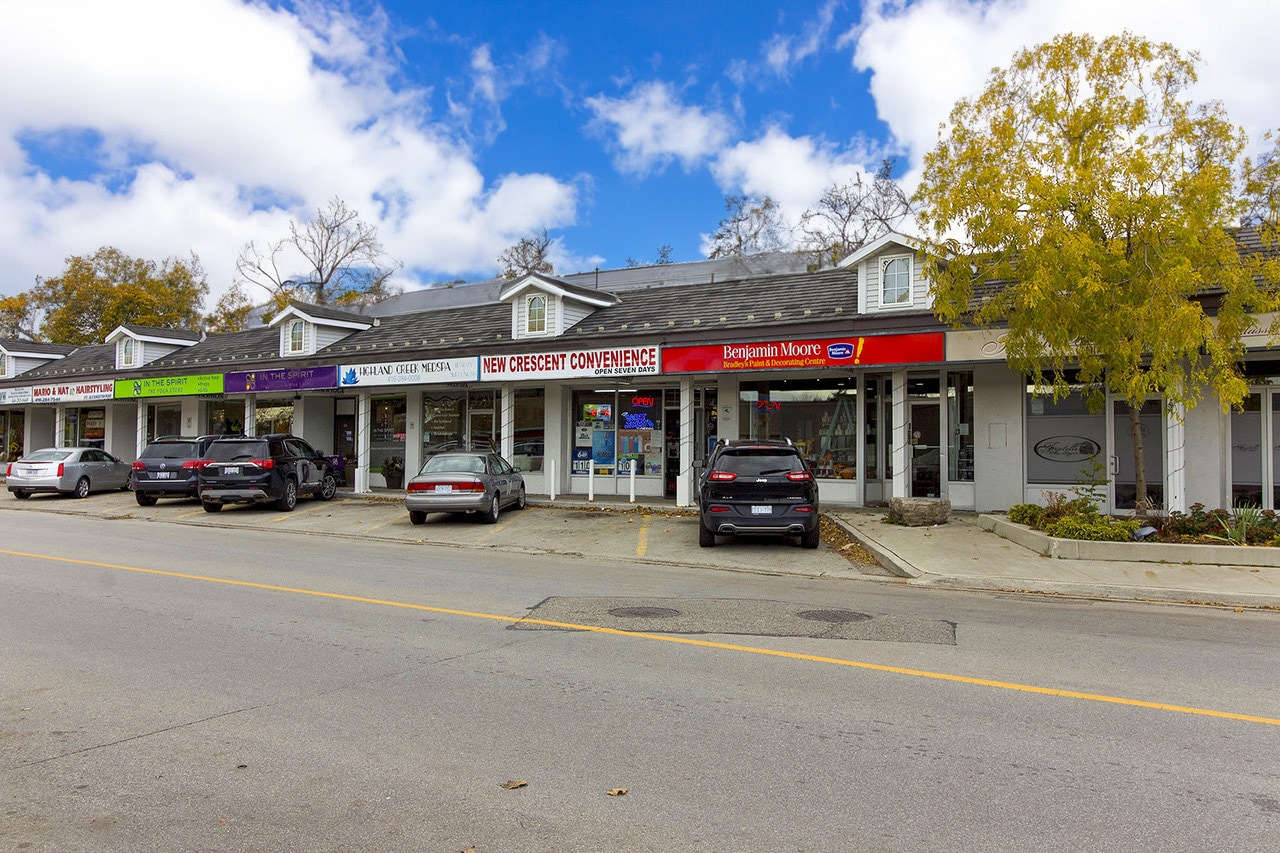 360 Old Kingston Rd, Toronto, ON à louer Photo de l’immeuble– Image 1 sur 4