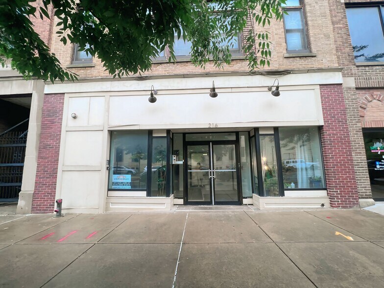 216 W Genesee St, Syracuse, NY à louer - Photo de l’immeuble – Image 1 sur 6