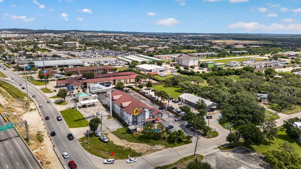 5319 Casa Bella, San Antonio, TX à vendre - Aérien – Image 3 sur 18
