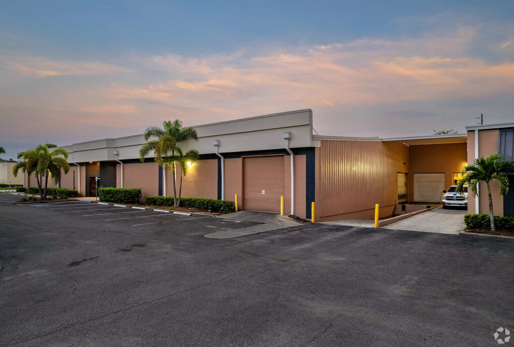 4700-4730 110th Ave N, Clearwater, FL à louer Photo principale– Image 1 sur 10