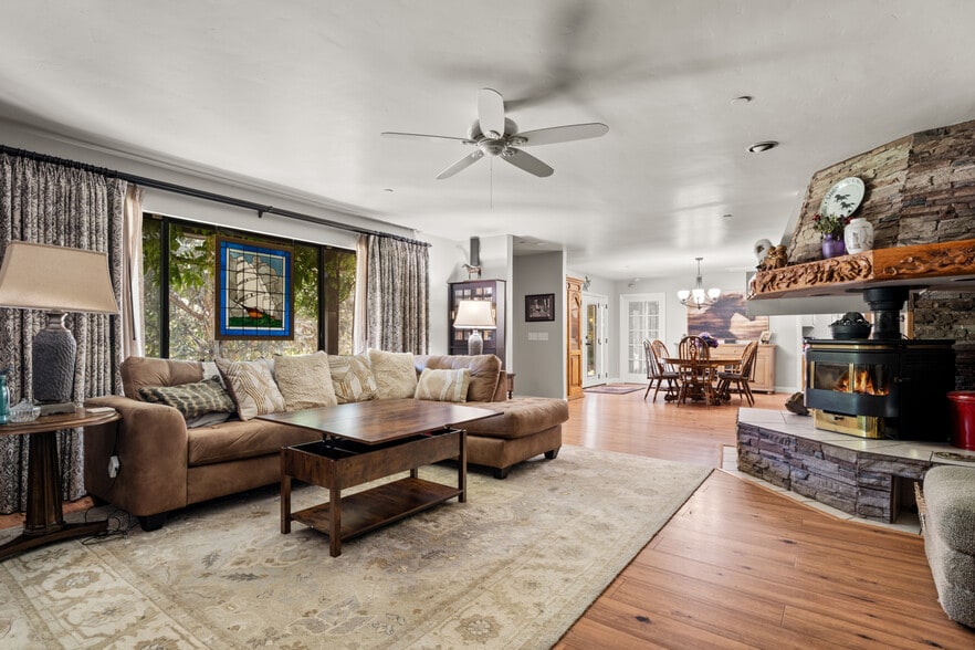 33466 Sandy Creek Ln, Pine Valley, CA à vendre - Photo de l’immeuble – Image 2 sur 34