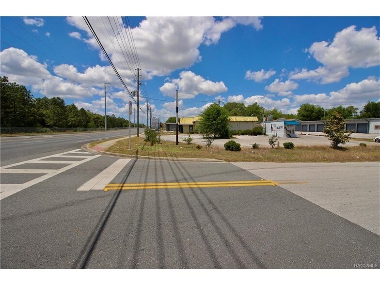 3177 E Gulf To Lake Hwy, Inverness, FL à vendre - Photo de l’immeuble – Image 2 sur 21