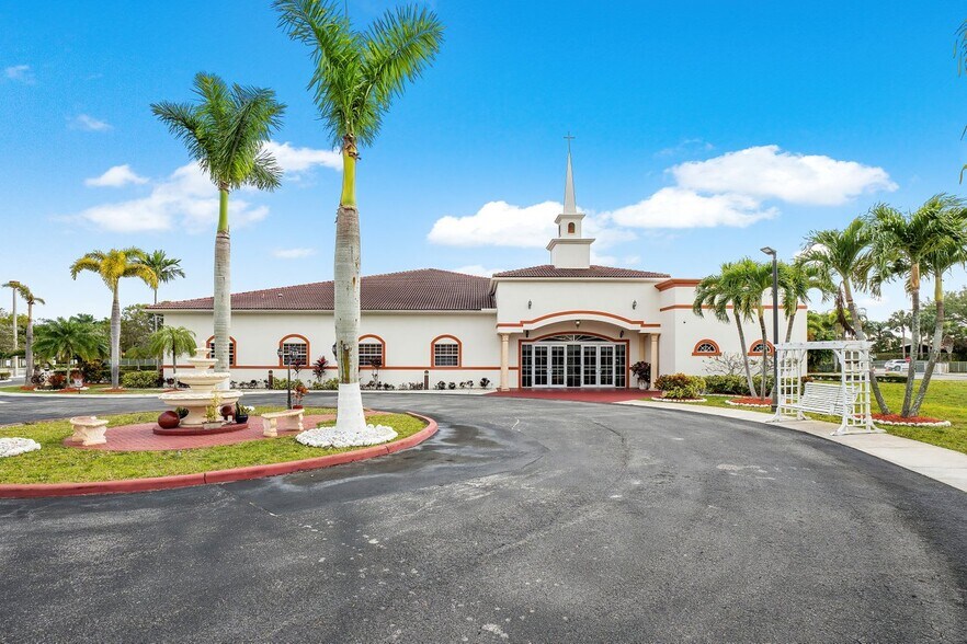7025 Summerville Ter, Lake Worth, FL à vendre - Photo de l’immeuble – Image 3 sur 29