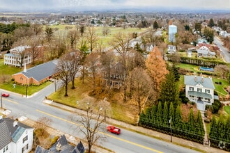 417 E Washington St, Charles Town, WV - Vue aérienne  vue de carte