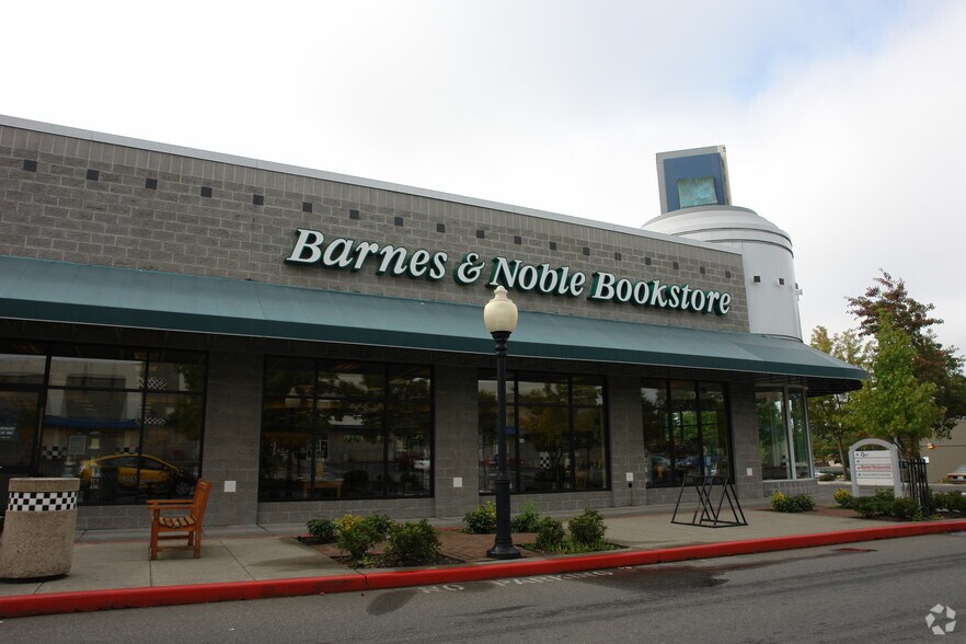 15600 NE 8th St, Bellevue, WA à louer - Photo de l’immeuble – Image 3 sur 4