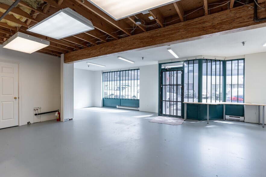 9785 192nd St, Surrey, BC à vendre - Photo de l’immeuble – Image 3 sur 7