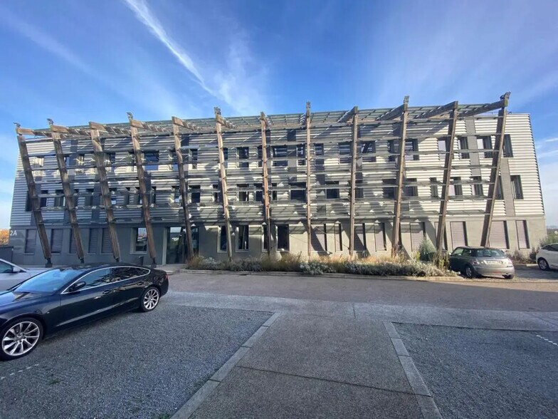 Bureau dans Jonage à vendre - Photo de l’immeuble – Image 2 sur 8