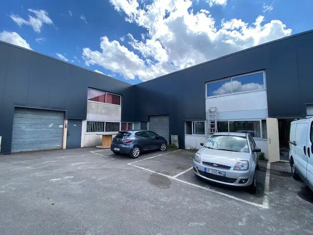 Local d’activités dans Eaubonne à louer - Photo de l’immeuble – Image 1 sur 7