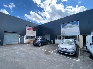 Plus de détails pour Local d'activités à louer