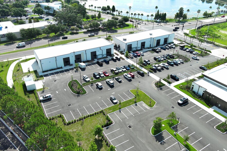 320-340 Kathleen Rd, Lakeland, FL à louer - Photo de l’immeuble – Image 2 sur 6