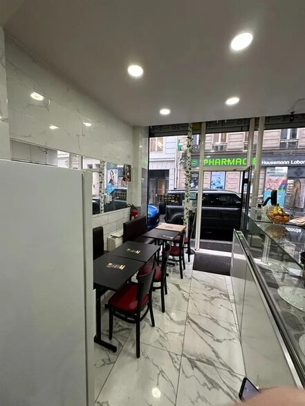 Local commercial dans Paris à louer - Photo intérieure – Image 2 sur 3