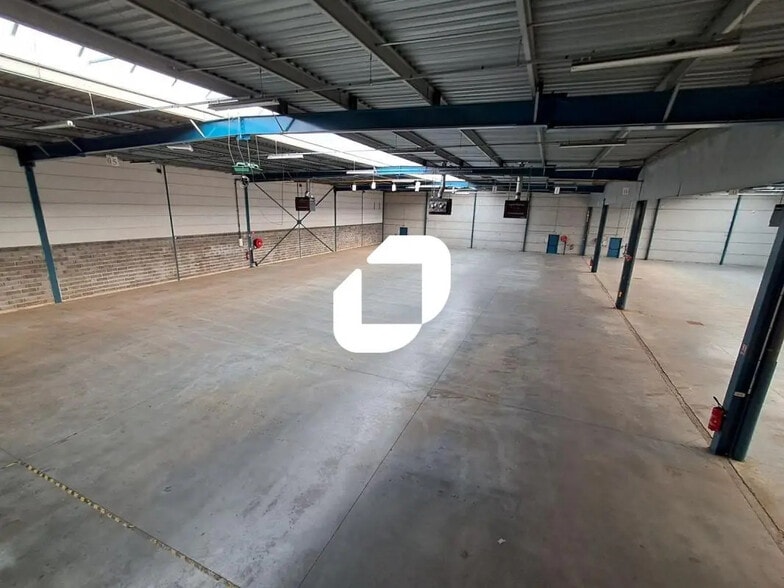 Bureau dans Roncq à louer - Photo de l’immeuble – Image 3 sur 10