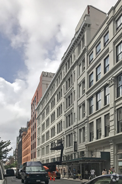 123 W 18th St, New York, NY à louer - Photo de l’immeuble – Image 3 sur 3