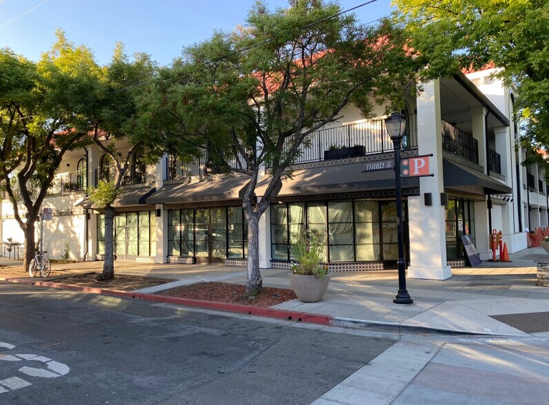 170 State St, Los Altos, CA à louer - Photo de l’immeuble – Image 2 sur 16