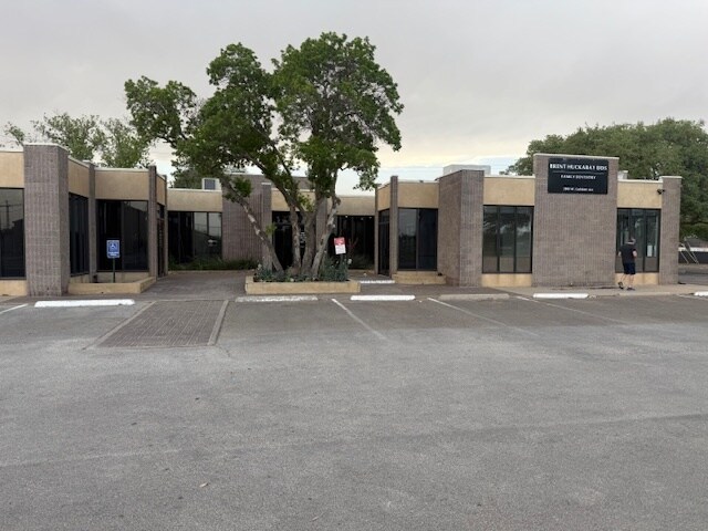 2000 W Cuthbert Ave, Midland, TX à louer - Photo de l’immeuble – Image 1 sur 8