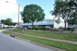 Plus de détails pour 2599 22nd Ave N, Saint Petersburg, FL - Local commercial, Industriel/Logistique à louer