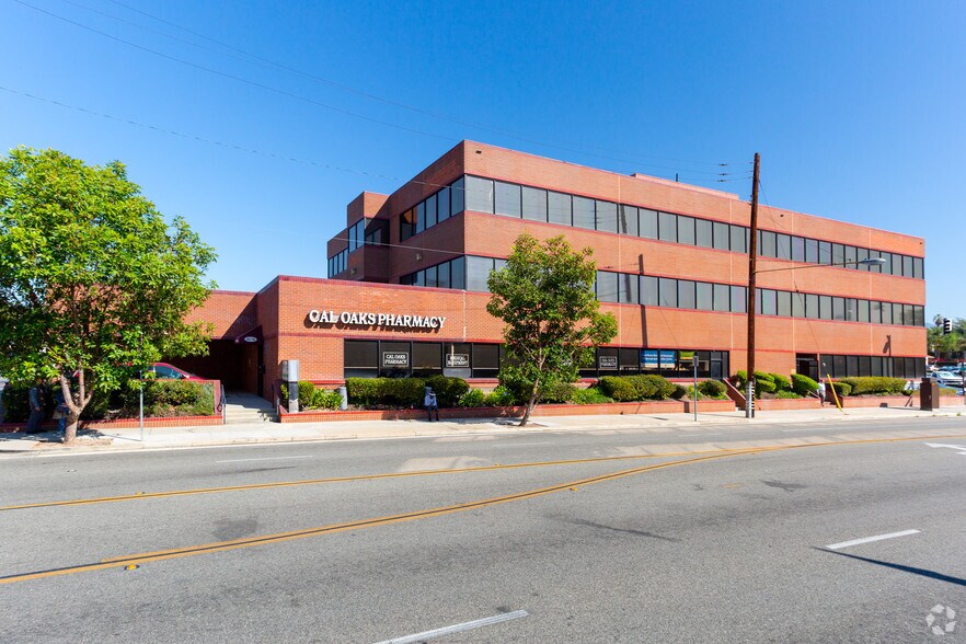55 E California Blvd, Pasadena, CA à vendre - Photo de l’immeuble – Image 3 sur 9