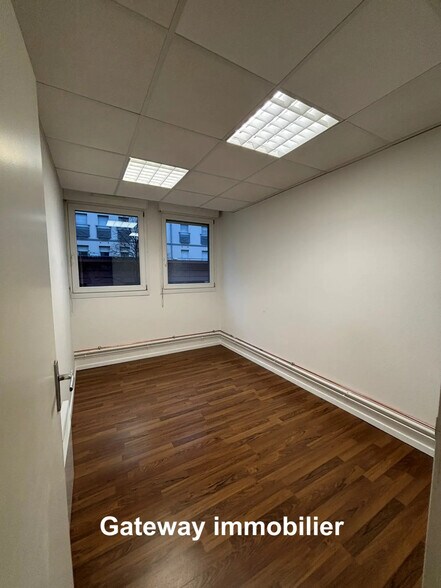 Bureau dans Clermont-Ferrand à louer - Photo de l’immeuble – Image 3 sur 6