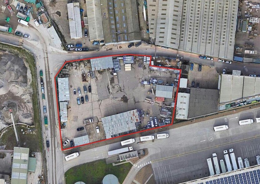 Riverside Rd, Londres à louer - Photo de l’immeuble – Image 1 sur 3