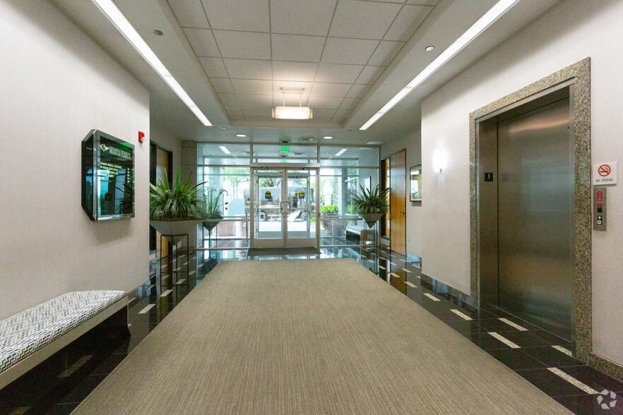 5740 S Eastern Ave, Las Vegas, NV à louer - Hall d’entrée – Image 3 sur 3