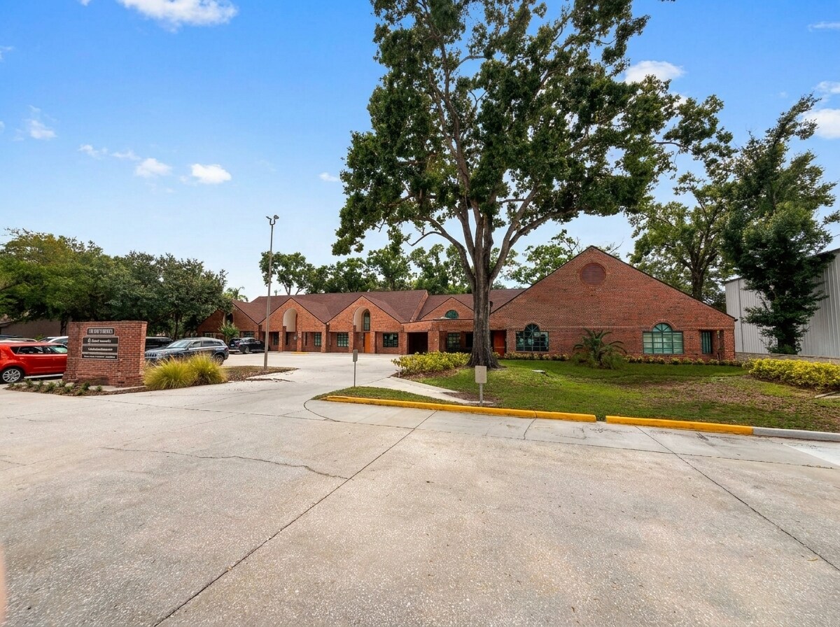4200 N Armenia Ave, Tampa, FL à vendre Photo de l’immeuble– Image 1 sur 9